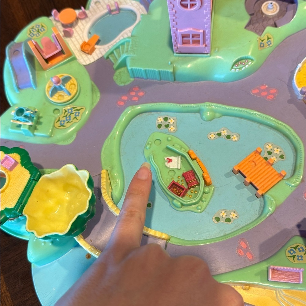 Vintage Polly Pocket 1991 - Polly’s Dream World Playtime Mansion - Picture 8 of 12